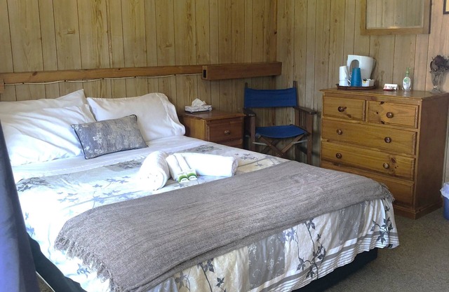 Cabin 1- 2 room with use of infrastructure like pool, spa, tennis court. kitchen