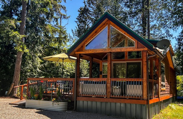 Cabin Among the Cedars – Secluded Forest Hideaway Near Beaches & Trails