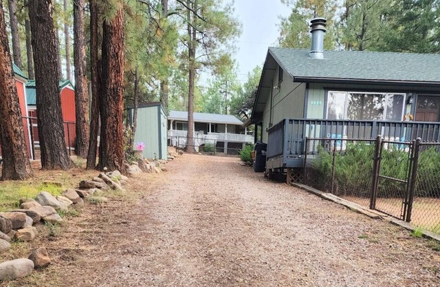 Cabin in Strawberry Cool for Summer. Warm for Winter. Pine trees, Elk, and Relax