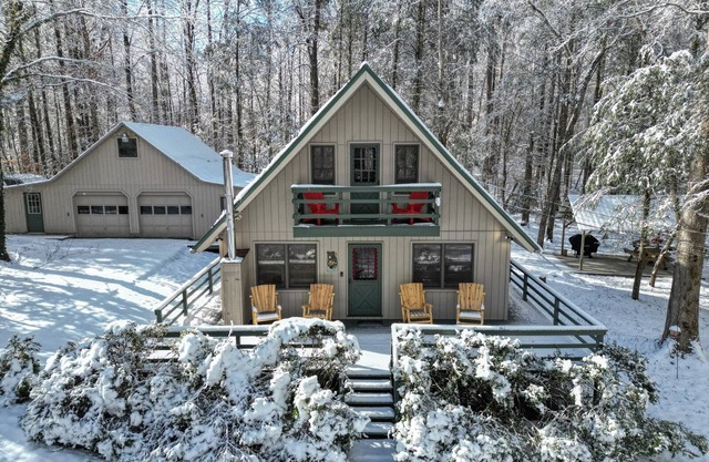 Cabin in the Smokies, 30-mins away from Gatlinburg & Pigeon Forge- Pet friendly