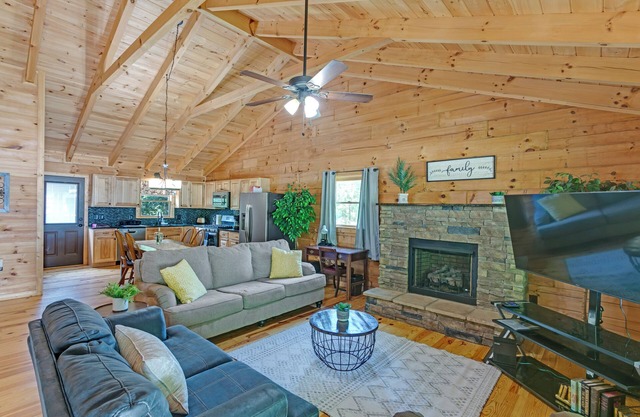 Cabin near Helen & Lake Resort I 2BD 2BA