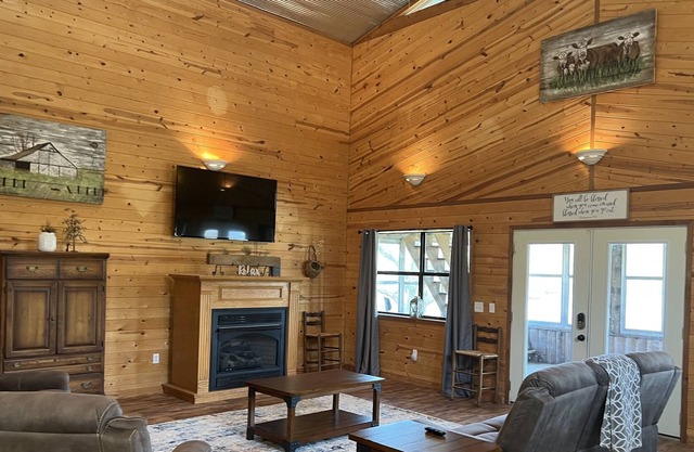 Cabin On 700 Acre Ranch, inquire about hunting