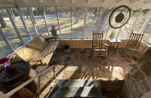 Cabin Retreat at NoccalulaFalls
