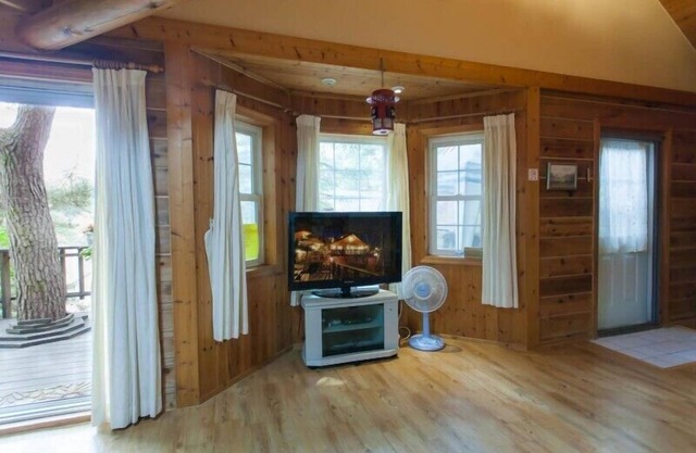 Cabin Town Pension