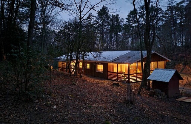 Cabin with Hot Tub Firepit and Fireplace near waterfalls, wineries on 1.25 acres