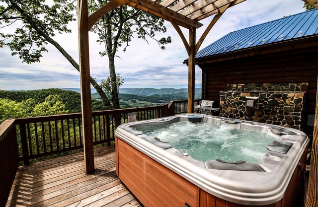 Cabin with Long Range Mountain Views