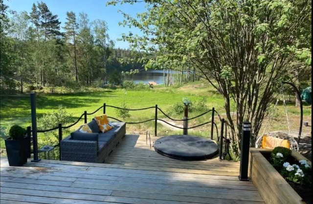 Cabin with own lake and palju hot tub