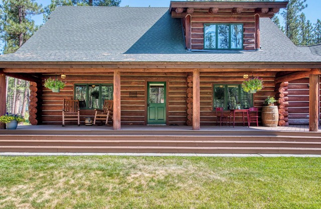 Calaway Lodge -fishing, hunting, summer sports, winter sports, national forest
