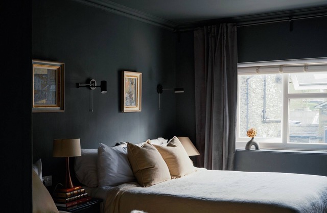 Cambridge House | Boutique Triple Room