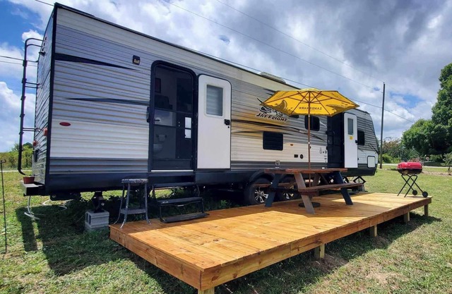 Camp Wee Acres. Cozy camper with beautiful views.