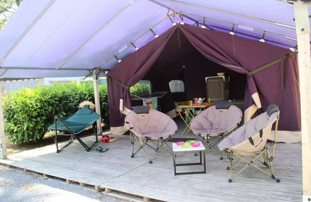 Camping Domaine de Pont Mahé* - Aloha Tent 3 Rooms 5 People Without Sanitary