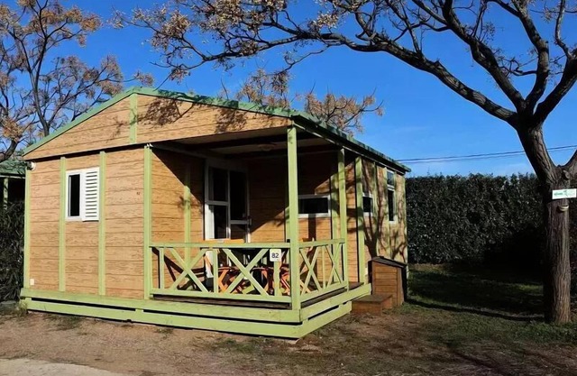 Camping Flower Altea* - Standard 3-room chalet for 4 people with air conditioning