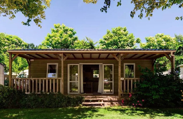 Camping La Venise Verte * - COMFORT chalet 48 m² (3 bedrooms) including covered terrace + TV for 7 people
