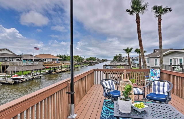 Canal-Front Hitchcock Home w/ Private Dock!
