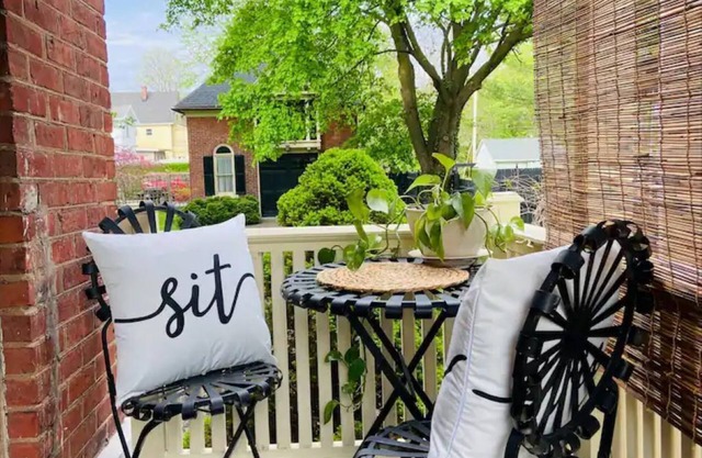 Canandaigua Main St Private Entrance Guest Suite