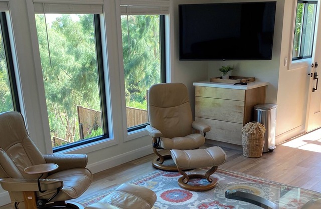 Canyon View in peaceful Mission Hills
