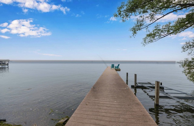 Cape on the Lake: Park-like Setting on Seneca Lake!