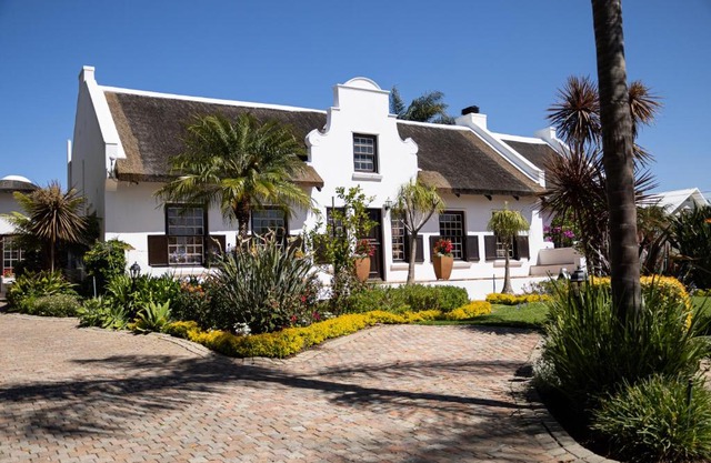 Cape Village Lodge