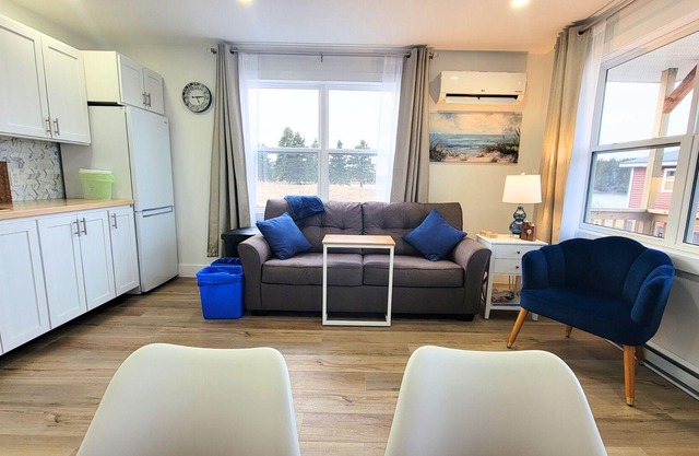 Caper Cottages - Ocean Front - BLUE