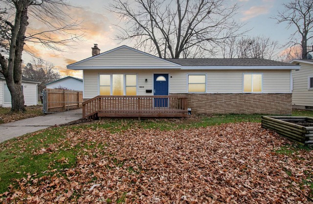 Capitol City Ranch: Deck,Grill,Park & Air Hockey