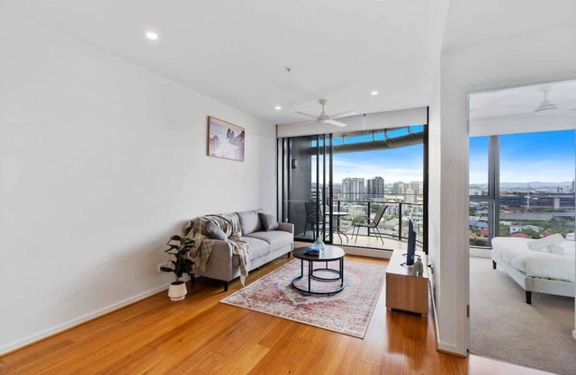 Capri - Executive 1BR in Fortitude Valley plus parking