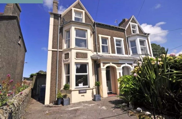 Captain's House - Morfa Nefyn, Pwllheli, North Wales. Beach, Golf, Walks.