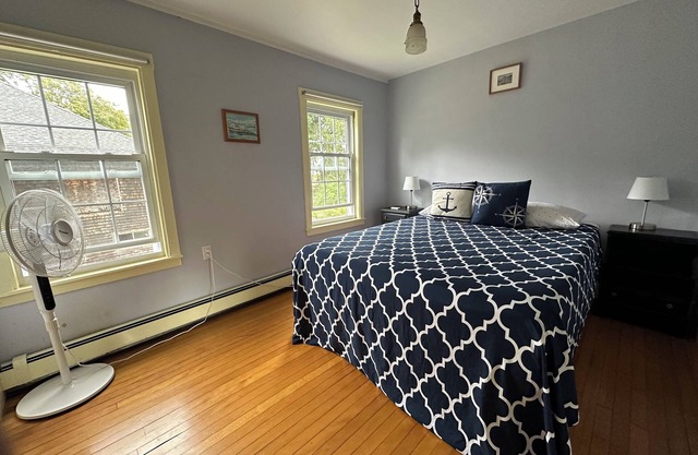 Captain's Quarters 1BR Apartment. Walk to everything.