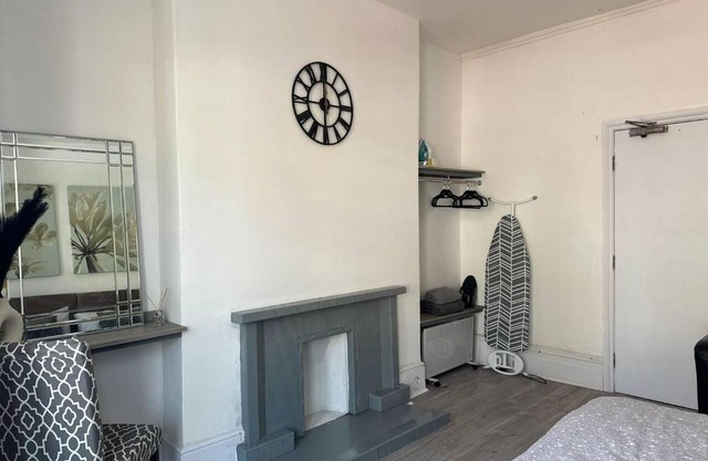 Captivating 2-Bed Apartment in Newport