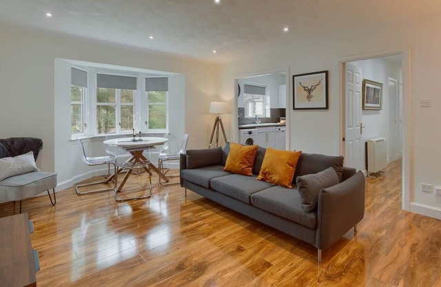 Captivating 3-Bed Apartment by Gleneagles
