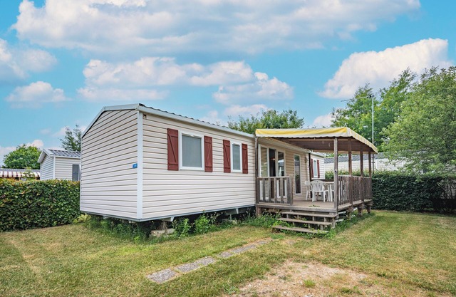 Caravan 'Mobil-home Elegance - 3 Chambres' with Shared Pool, Wi-Fi and Air Conditioning