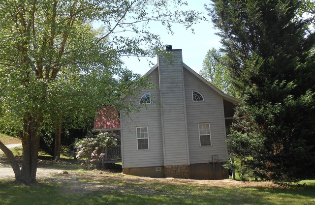 Cardinal Nest 80 2 Bedroom Cabin by Redawning