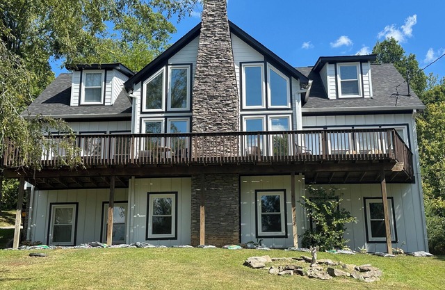 Cardinal's Nest - Secluded 9+ Acres, 3,000+ sq. ft., firepit in Columbia, TN