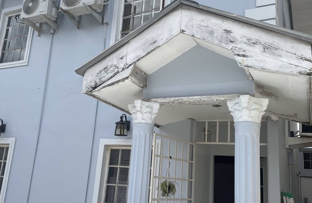 Caribbean townhouse