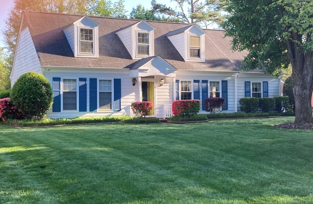 Carmel Road/Ballantyne /South Charlotte Area Cape Cod Home