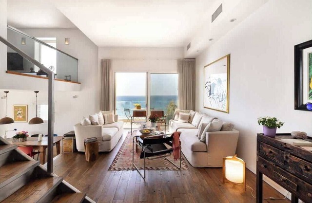 Carmelo | Cliff Tower