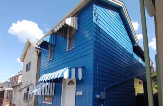 Carnegie home- close to shops and highway