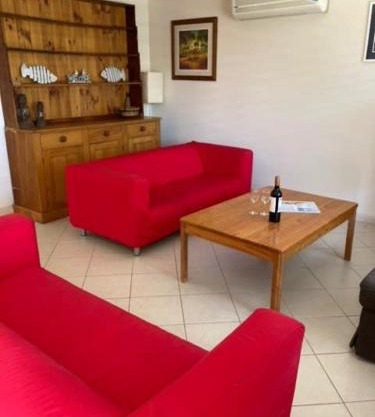 Carnegie House 3 Carnegie St Port Elliot - BYO Linen