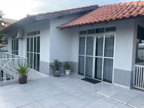 Casa 2 quartos Praia dos Ingleses e Santinho