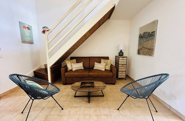 - Casa Anna - beachfront