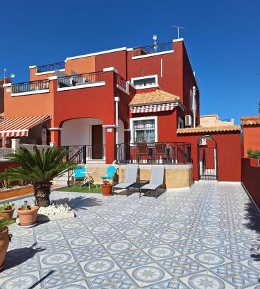 Casa Azul Los Montesinos