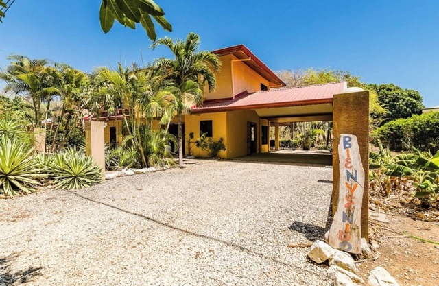 Casa Bendita – 3BR + Loft Just Steps from the Beach