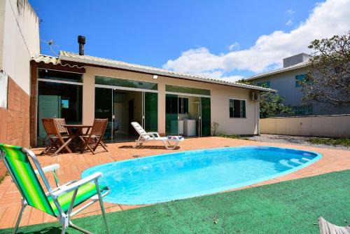 Casa c/Piscina a 250m da Praia da Pinheira PLH006
