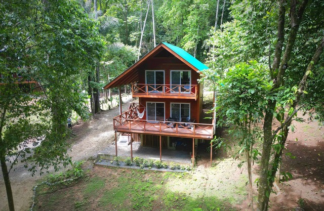 Casa Ceiba - Casa en la Jungla en Playa Bluff