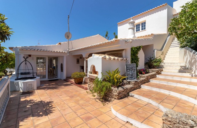 Casa da Saudade - Heated swimming pool, walking distance to town and beach