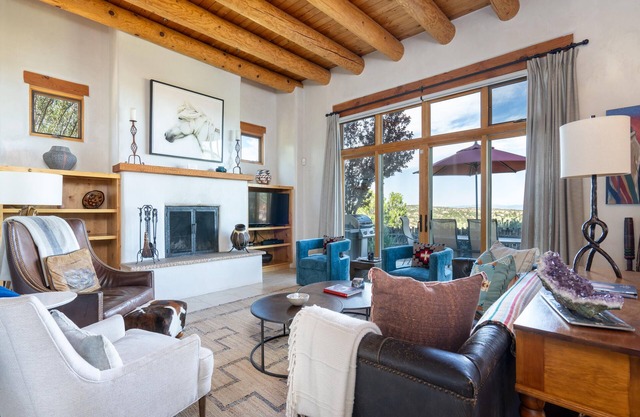 Casa de Caballo | Fireplace, Patio, Pool Access