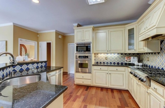 Casa De Lago - Spanish inspired lakeside retreat w/private pool - 5bd/3.5