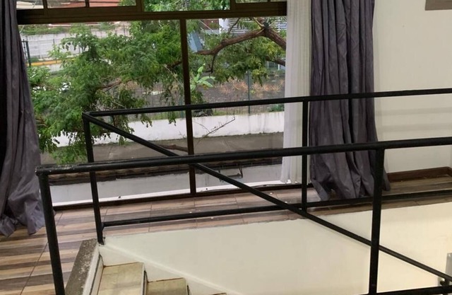 Casa del Arbol, rest in the city