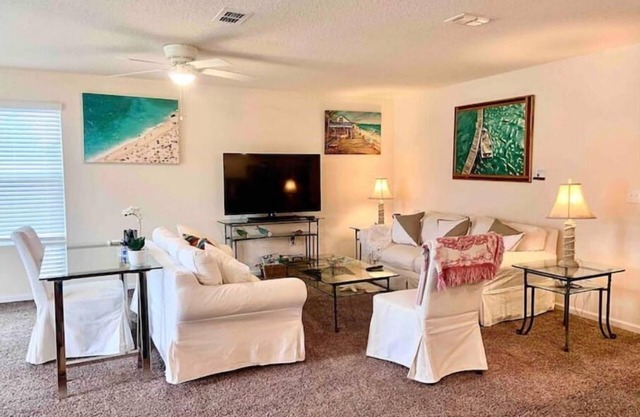 Casa Del Mar coastal near all pup friendly