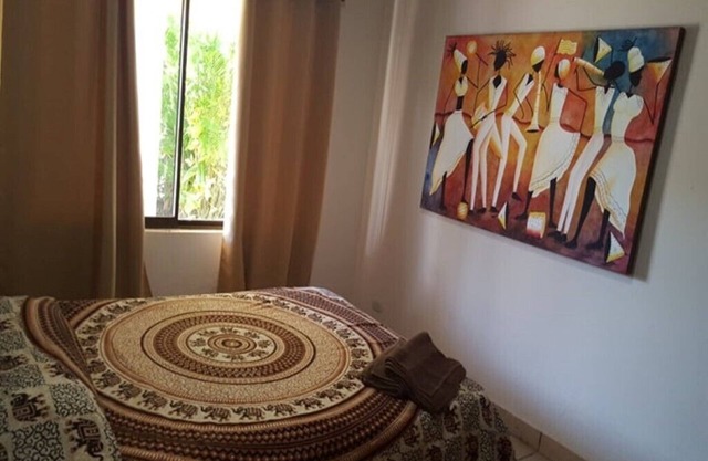 Casa del Sol- Detached Bungalow, walk to the beach