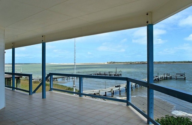 Casa Del Sol - Riverfront, bring the boat - Hindmarsh Island